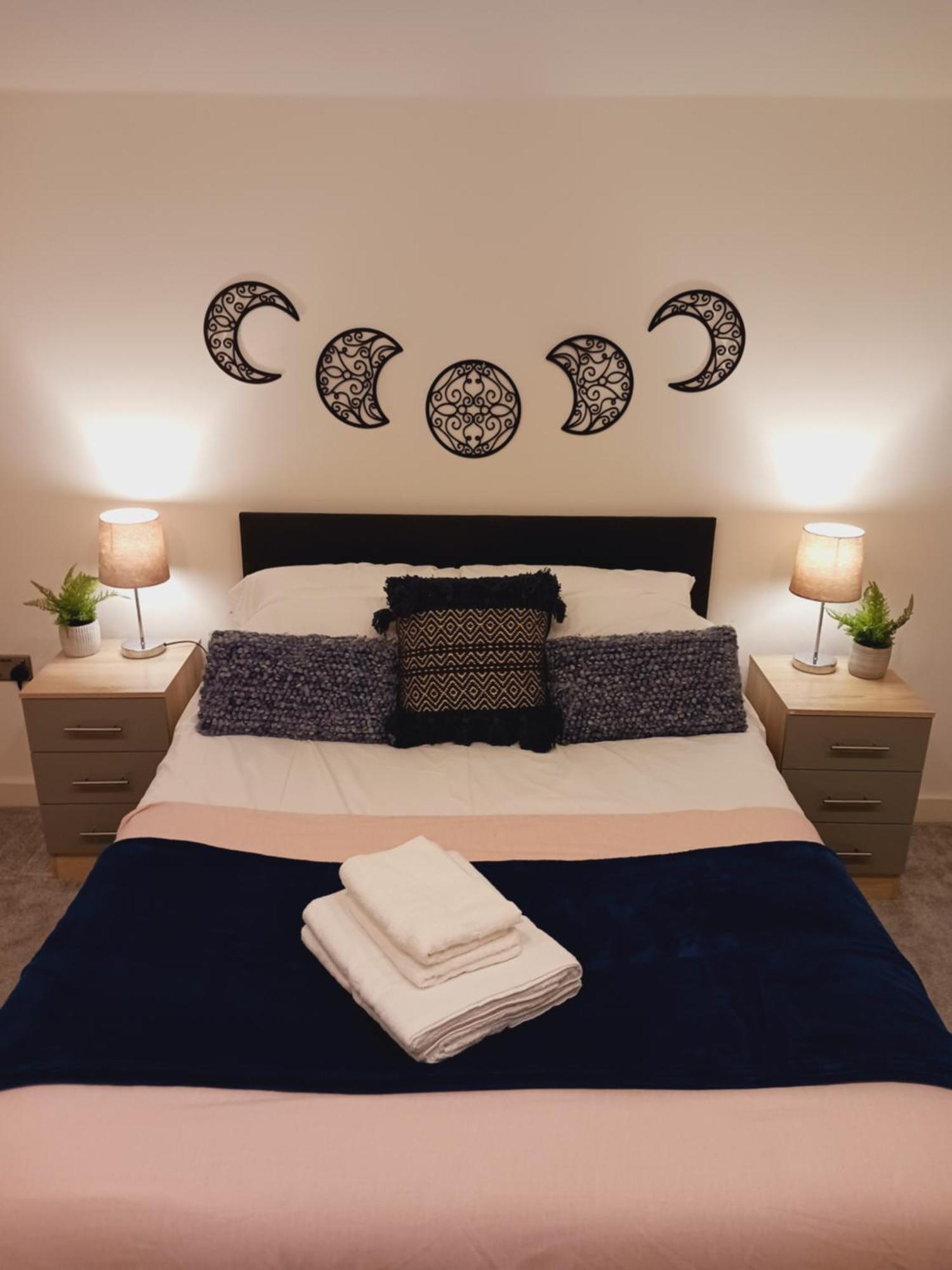 Bliss Contractor Apartments- Sleeps 6 Bradford  Bagian luar foto